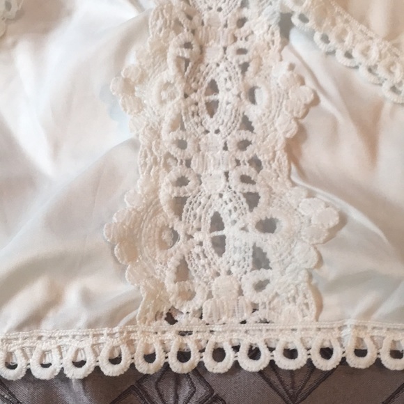 Zaful Small Cream Blouse - Picture 4 of 8